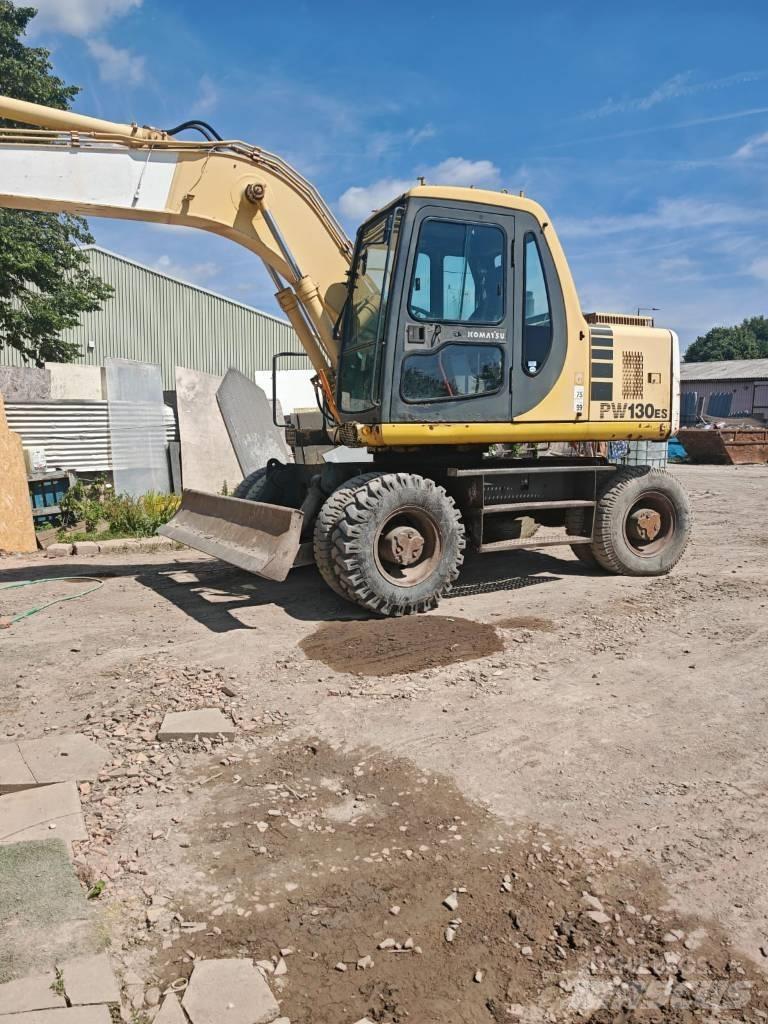 Komatsu PW 130ES-6K Pelle sur pneus