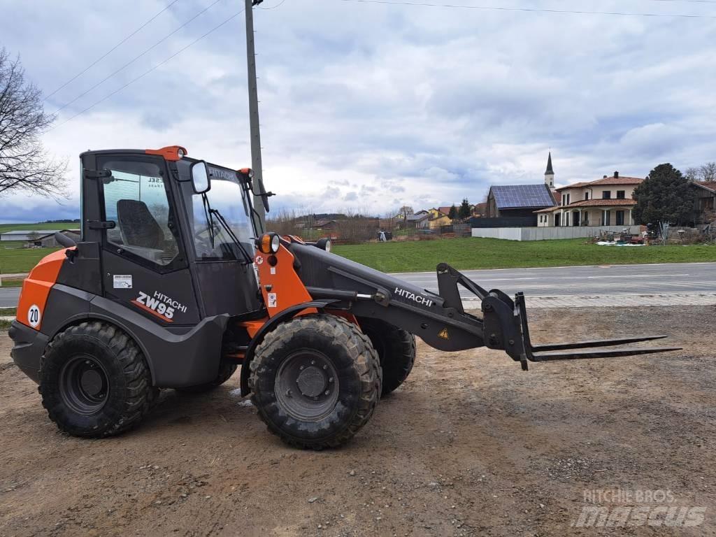 Hitachi ZW 95-6 Chargeuse sur pneus