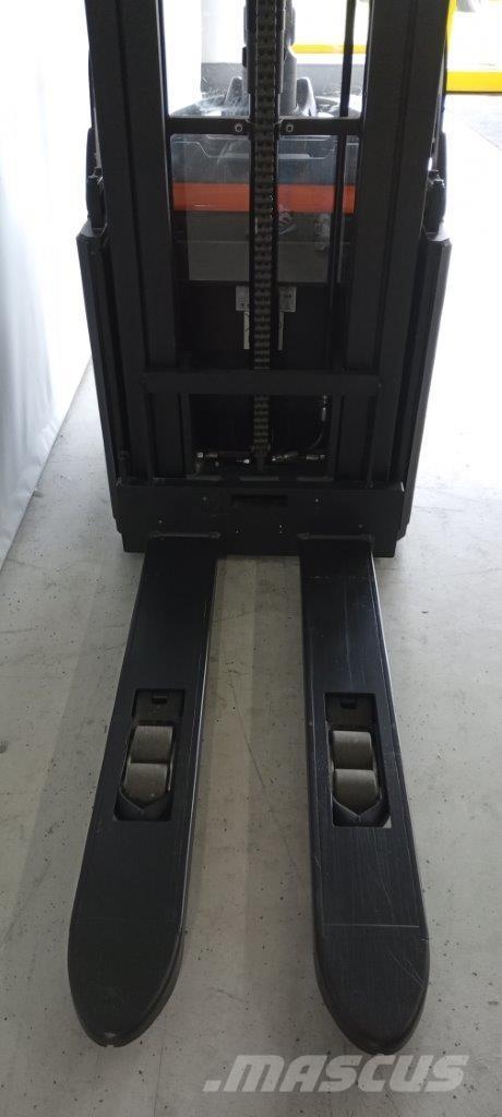 Toyota SPE160L Gerbeurs Automoteurs