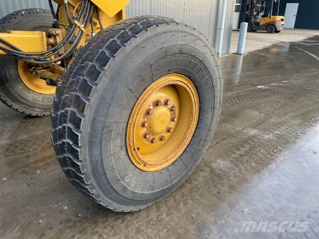 CAT 160M (140) Niveleuse