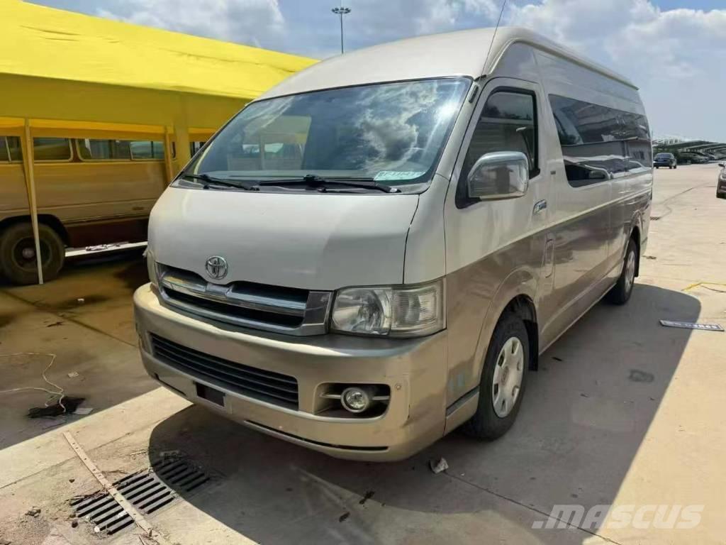 Toyota Hiace Mini-bus