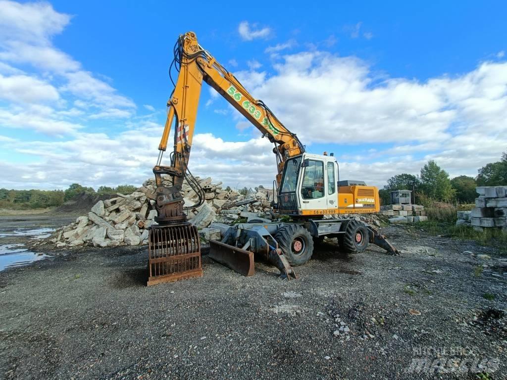 Liebherr A924 Pelle sur pneus