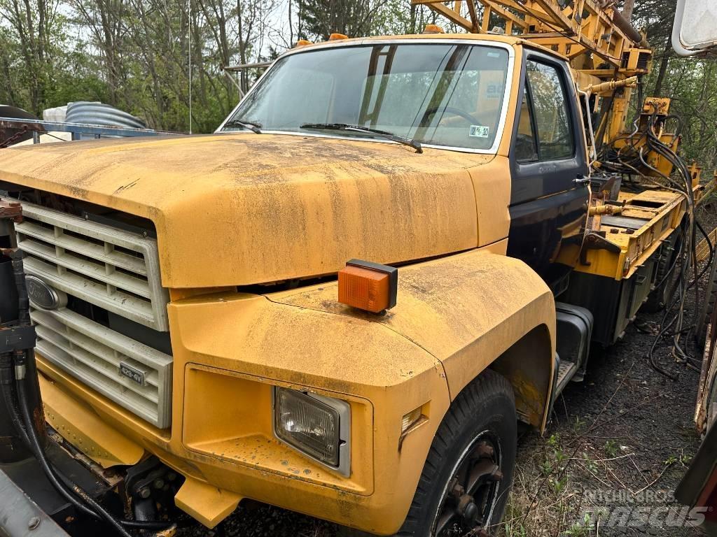 Ford F 700 Camion plateau