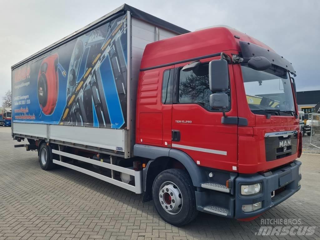 MAN 15.290 / 7.7m / LIFT Camion à rideaux coulissants (PLSC)