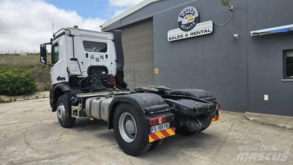 Mercedes-Benz 2045 Tracteur routier