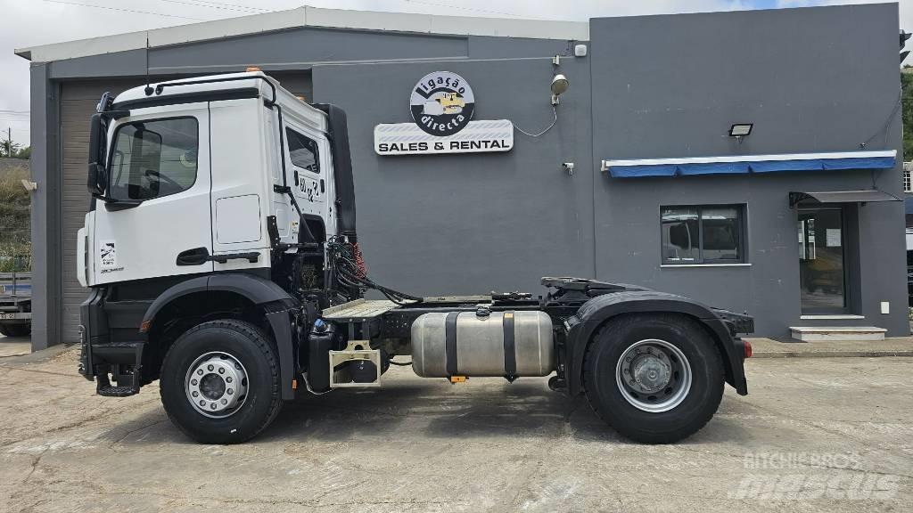 Mercedes-Benz 2045 Tracteur routier