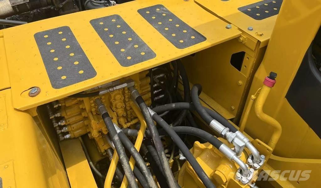 Komatsu PC200-7 Pelle sur chenilles