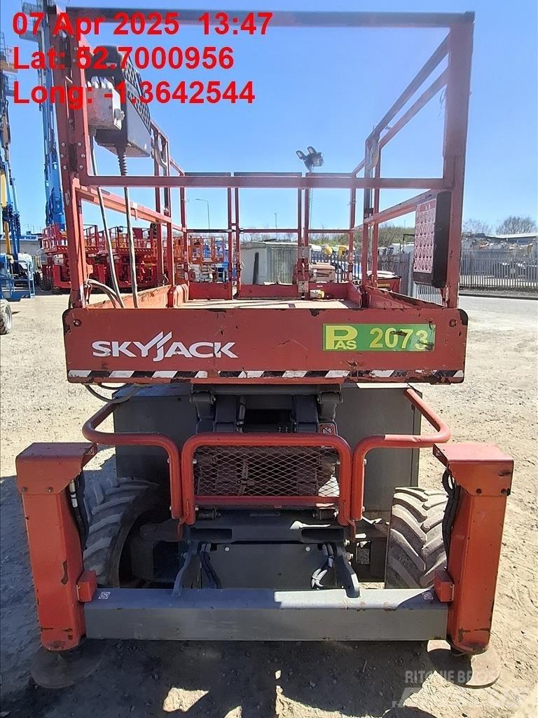 SkyJack SJ 6832 RT Nacelle ciseaux