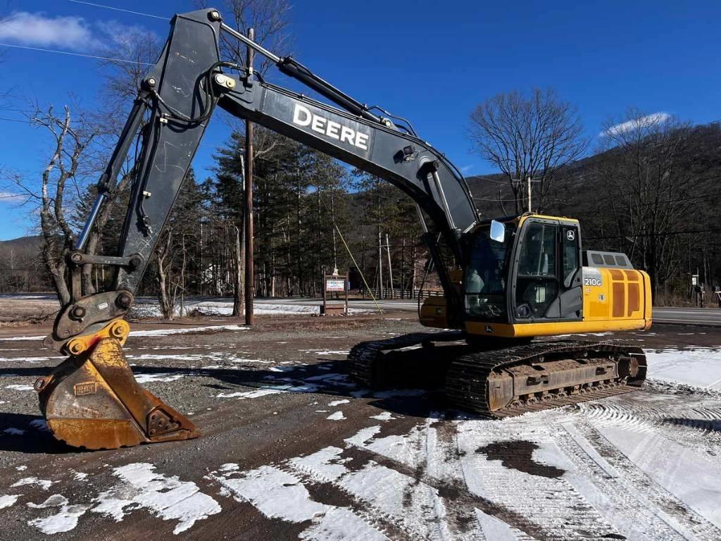 DEERE 210G LC Pelle sur chenilles