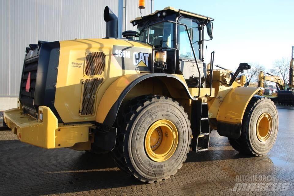 CAT 966M Chargeuse sur pneus