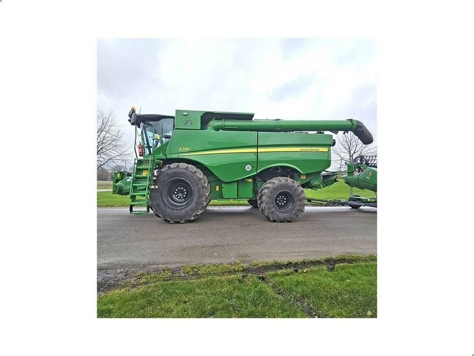 John Deere S 790 Moissonneuse batteuse