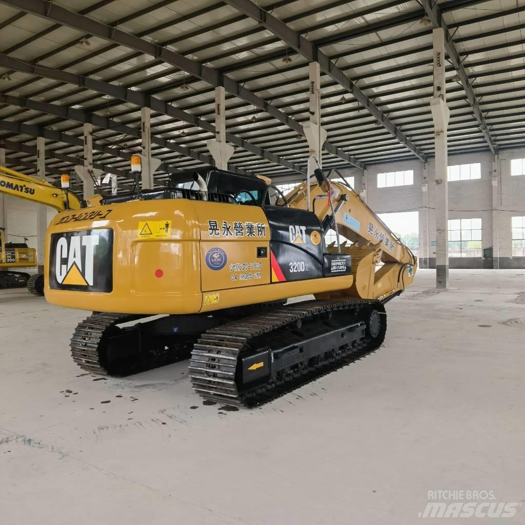 CAT 320 D2 Pelle sur chenilles