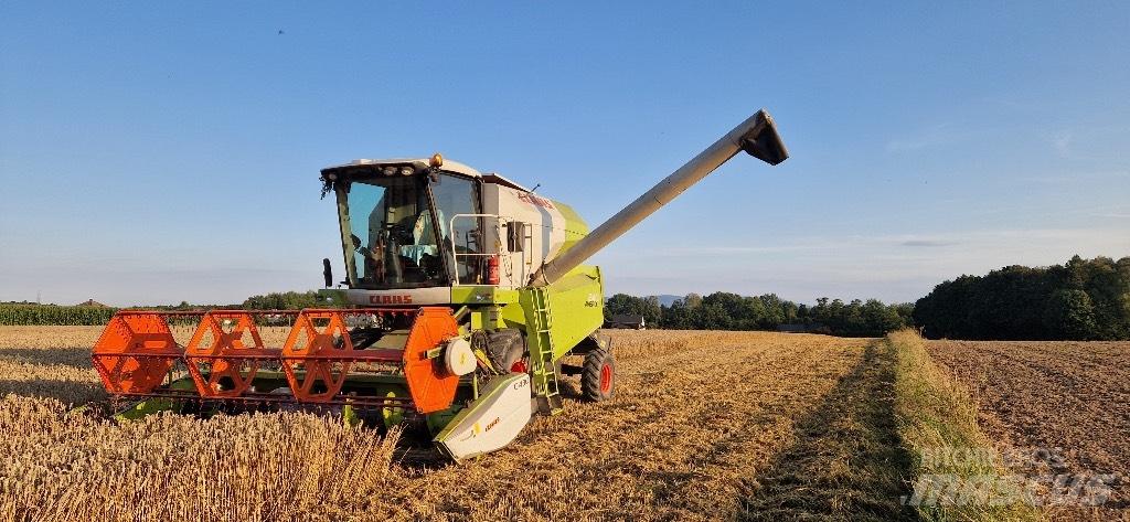 CLAAS Avero 240 Moissonneuse batteuse