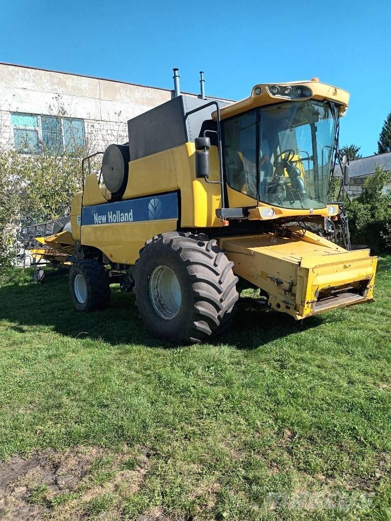 New Holland CS 6080 Moissonneuse batteuse