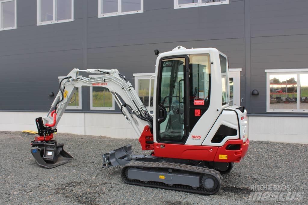 Takeuchi TB 225 Mini pelle < 7t
