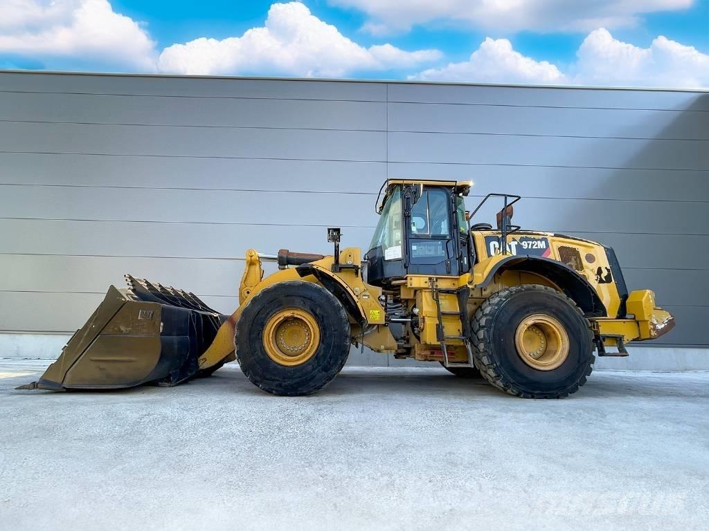 CAT 972M Chargeuse sur pneus