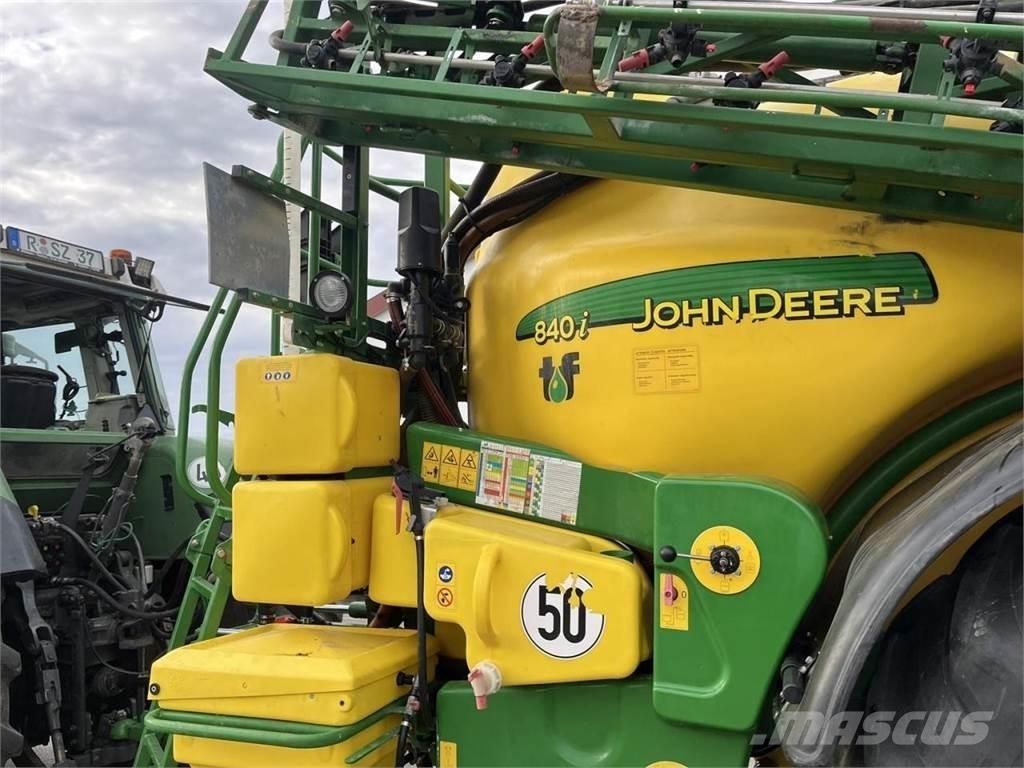 John Deere 840 TF Pulvérisateurs traînés