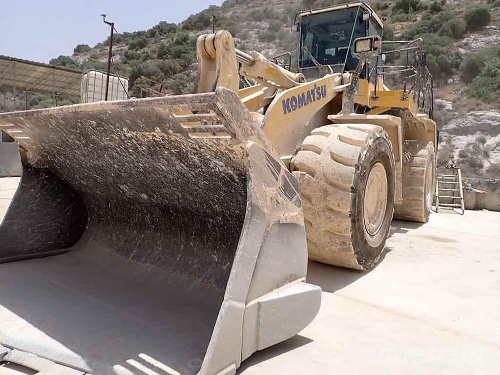 Komatsu WA600-8EO Chargeuse sur pneus