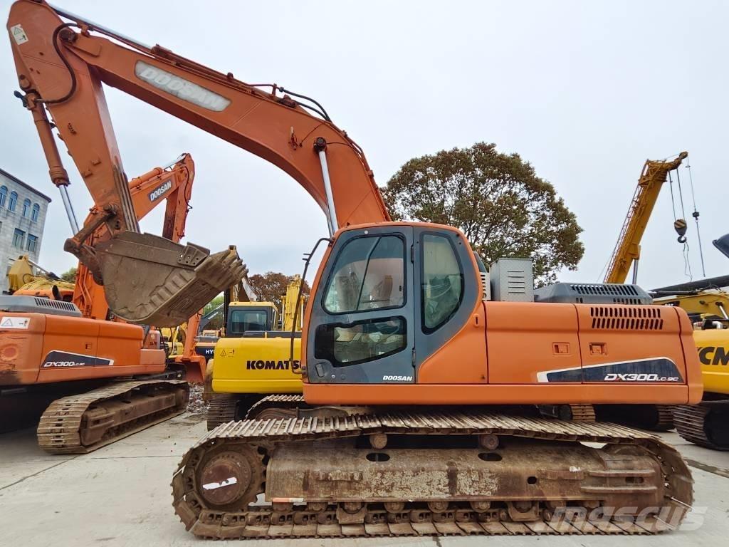 Doosan DX 300 LC Pelle sur chenilles