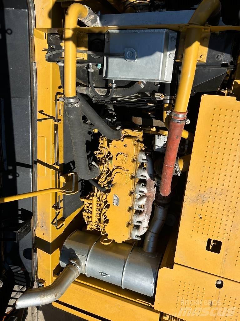 CAT 320D2L Pelle sur chenilles