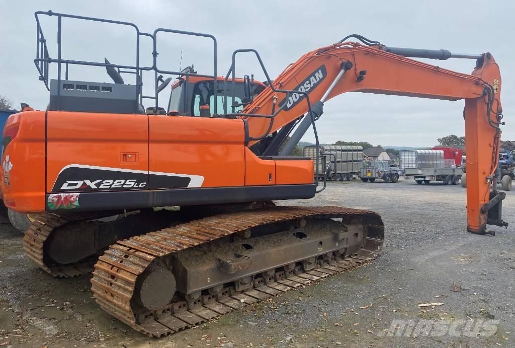 Doosan DX 225 LC Pelle sur chenilles