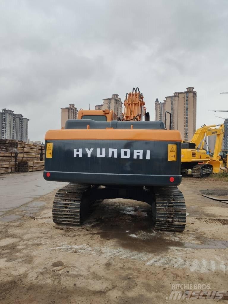 Hyundai R220LC-9S Pelle sur chenilles