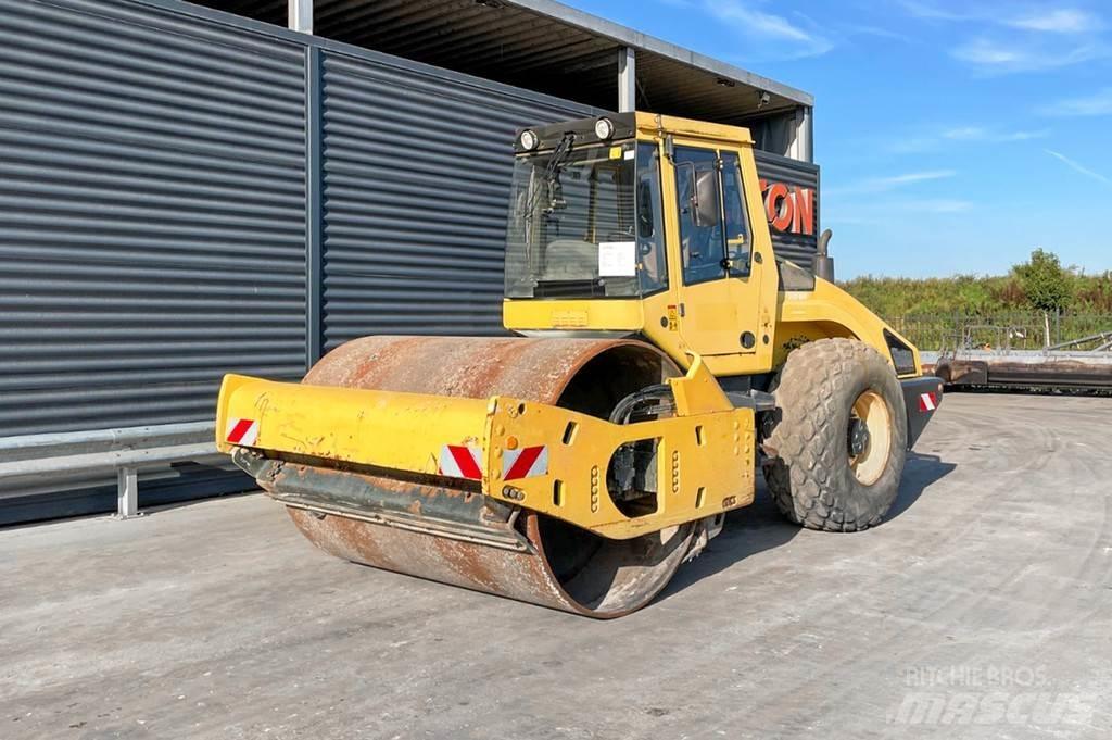 Bomag BW 213 DH-4 Rouleaux monocylindre
