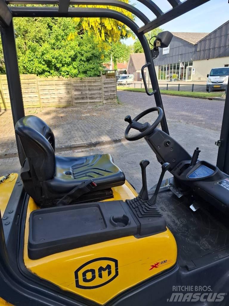 OM XG30 Heftruck Chariots GPL