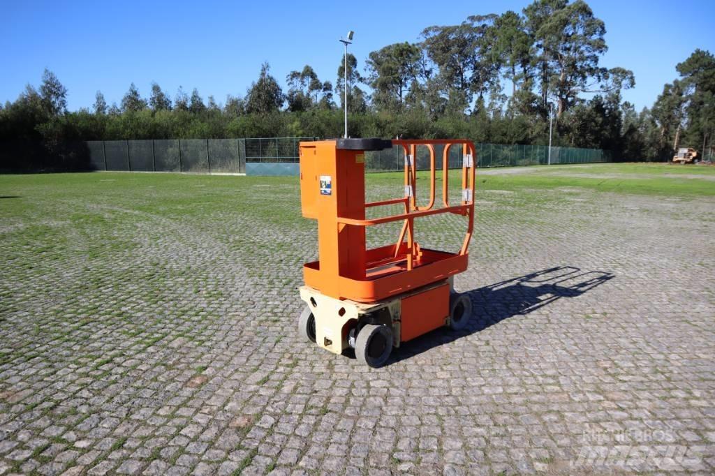 JLG 1230ES Mât vertical