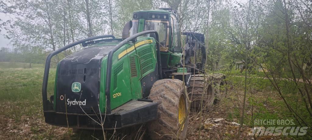 John Deere 1270 E Abatteuse