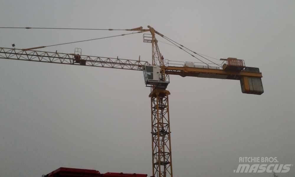 Potain MD 235 J12 Grue à tour