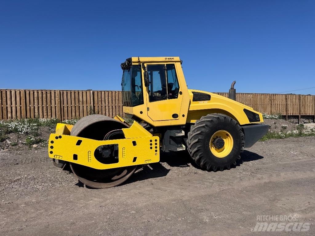 Bomag BW 213 D H-4 Rouleaux monocylindre