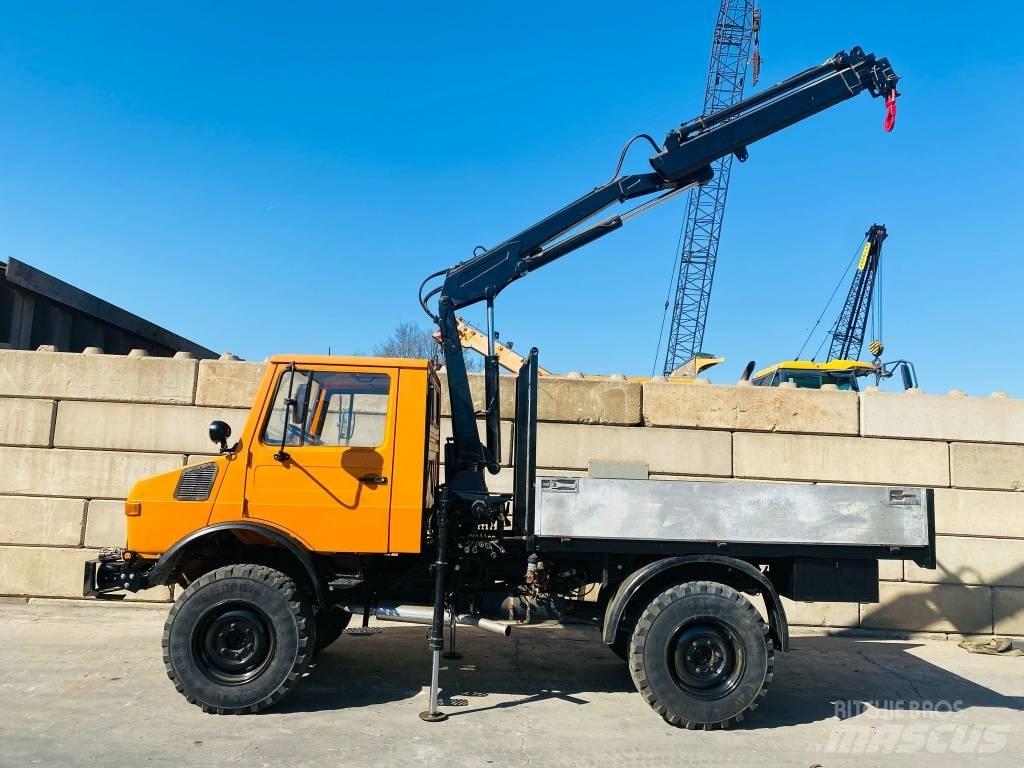 Mercedes-Benz u1000 Camion plateau ridelle avec grue