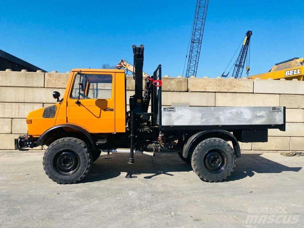 Mercedes-Benz u1000 Camion plateau ridelle avec grue