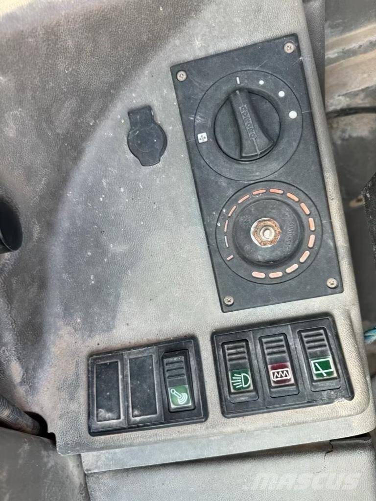 Atlas AR 65 Chargeuse sur pneus