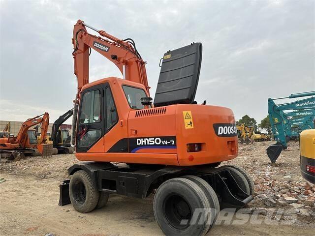Doosan DH150W Pelle sur pneus