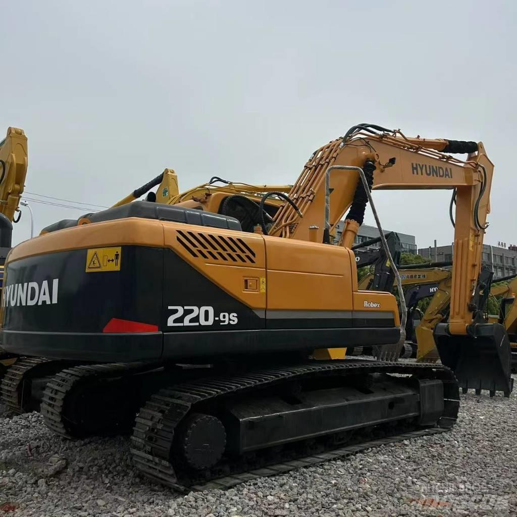 Hyundai 220-9s Pelle sur chenilles