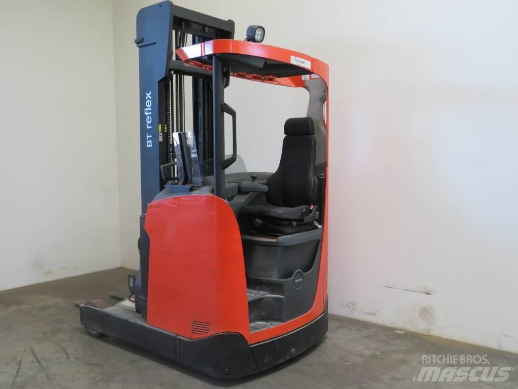 BT RR E 160 H Chariot à mât rétractable