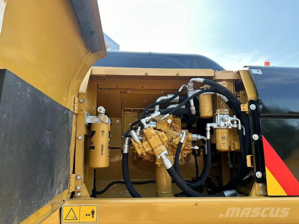 CAT 330D Pelle sur chenilles
