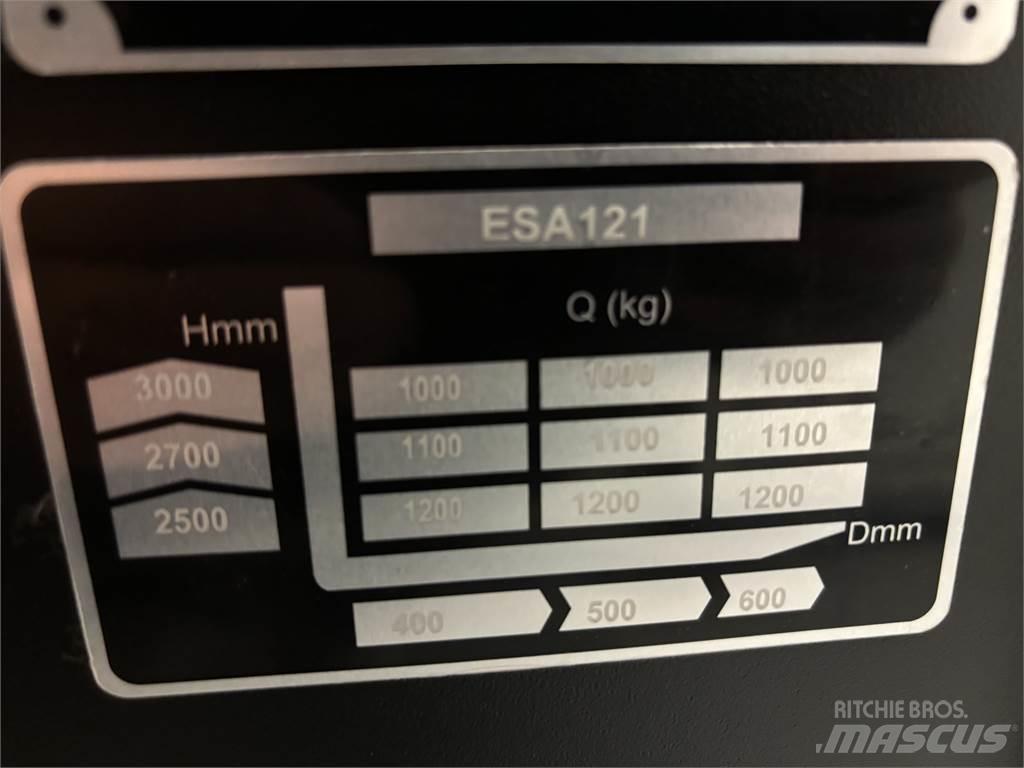 ESA 121 Gerbeur accompagnant