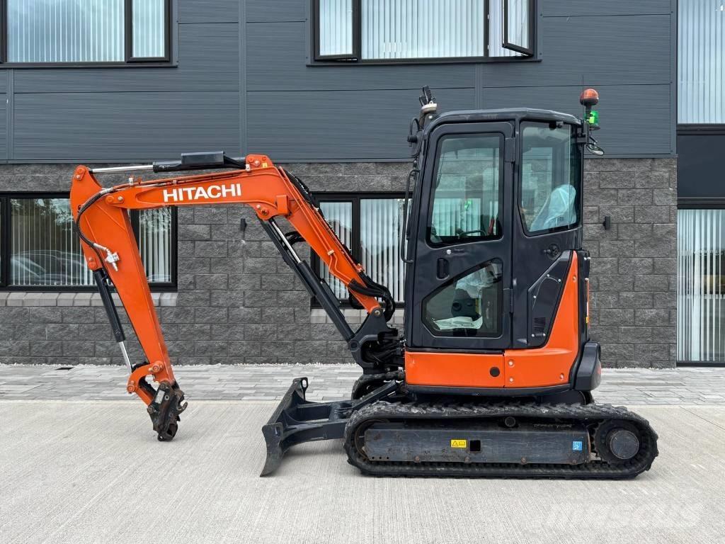 Hitachi ZX 33 U-6CLR Mini pelle < 7t
