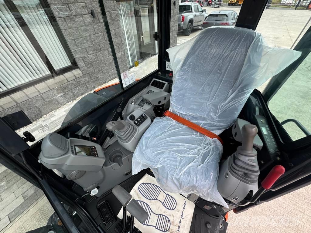 Hitachi ZX 33 U-6CLR Mini pelle < 7t