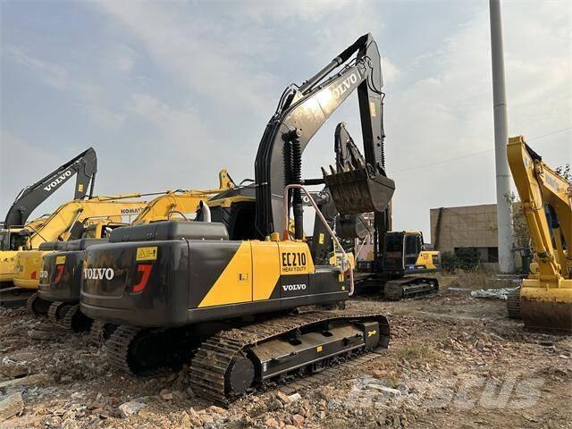 Volvo EC210B Pelle sur chenilles