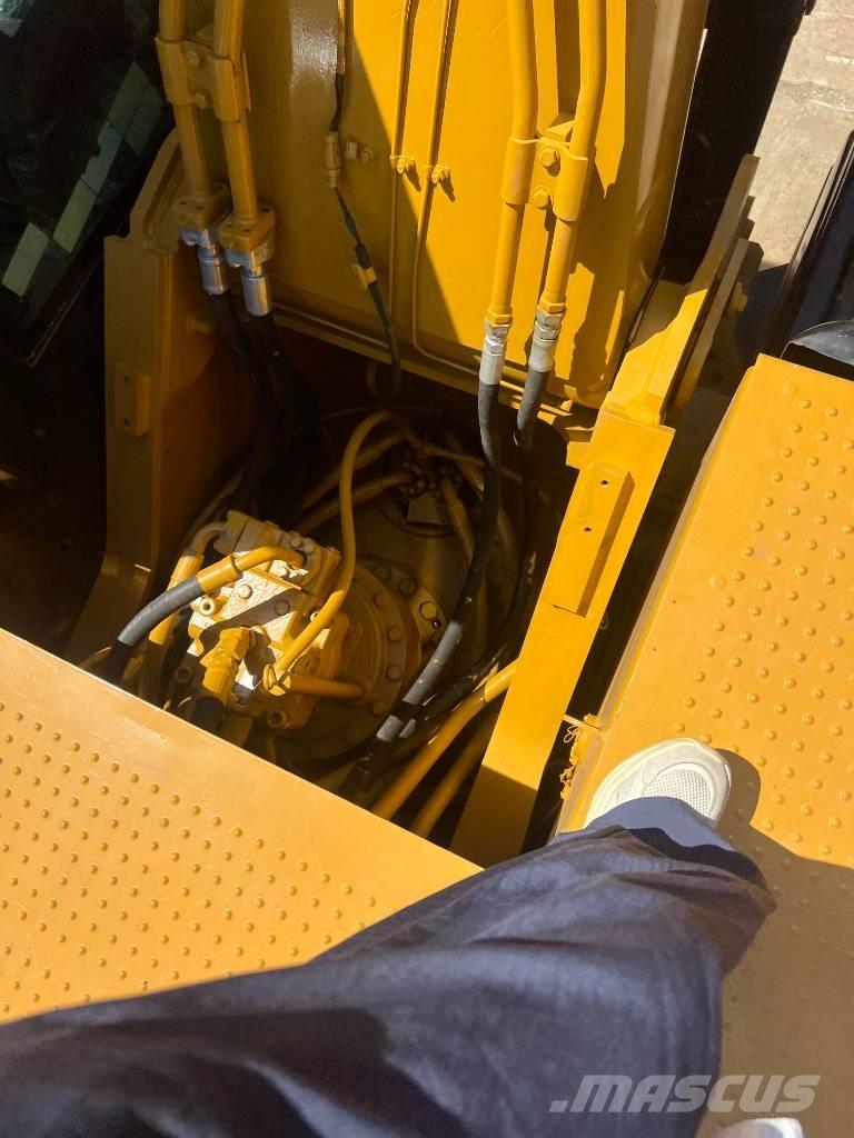 CAT 325D Pelle sur chenilles