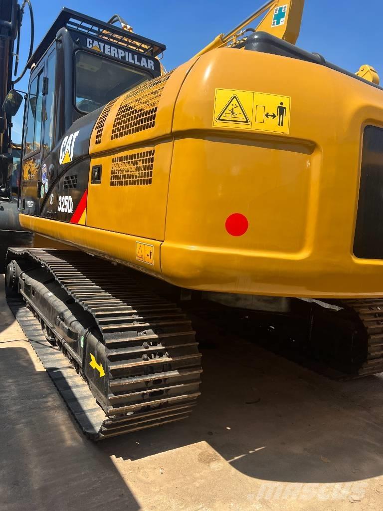 CAT 325D Pelle sur chenilles