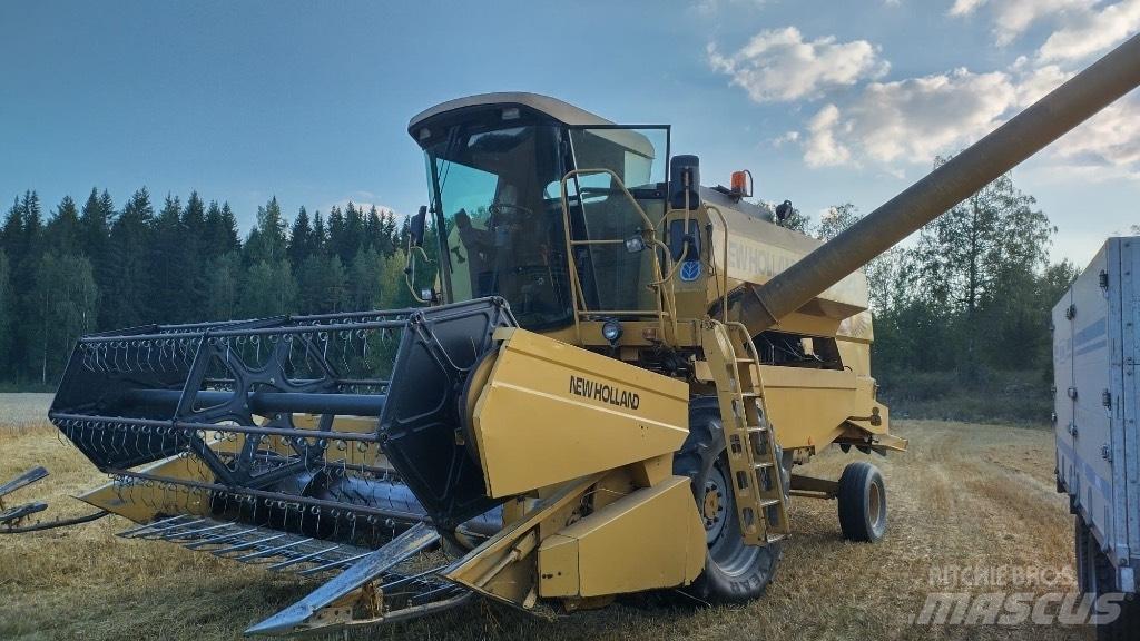 New Holland TC 54 Moissonneuse batteuse