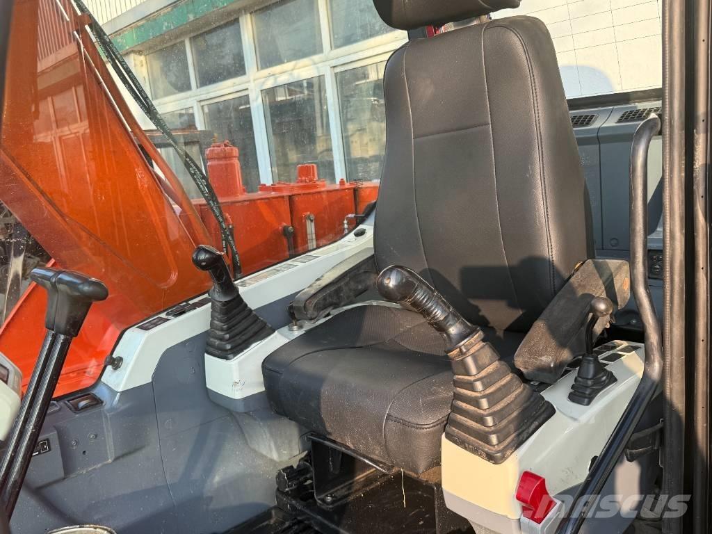 Doosan DX 75 Pelle sur chenilles