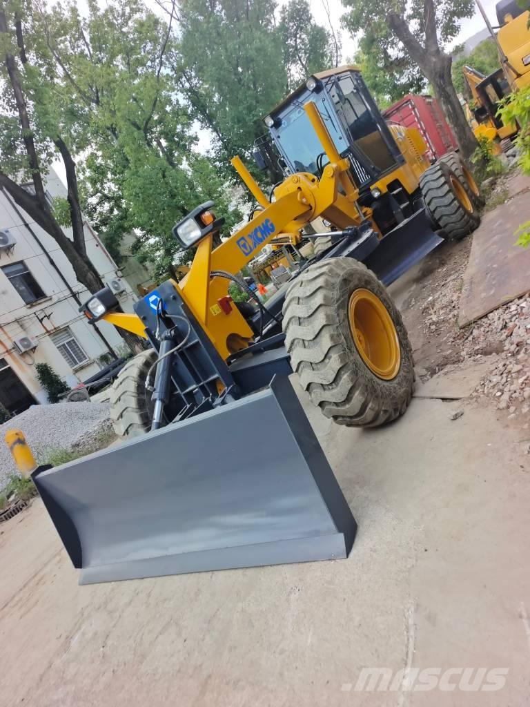 XCMG GR 2153 Niveleuse