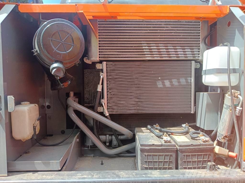 Hitachi ZX130LC Pelle sur chenilles