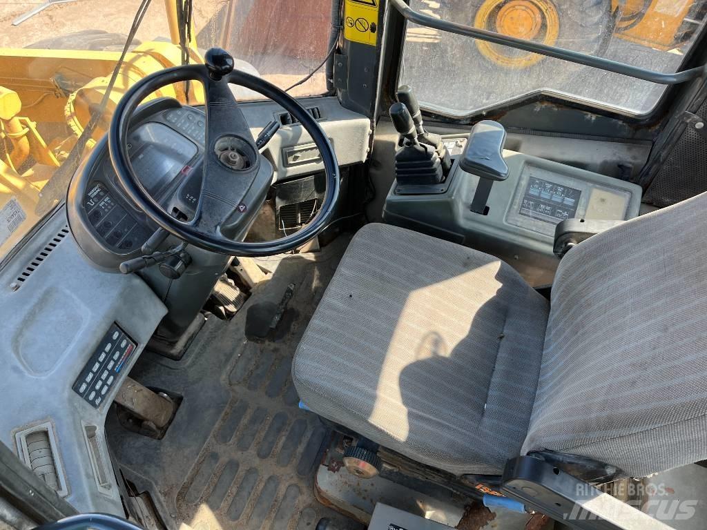 Komatsu WA 480 Chargeuse sur pneus